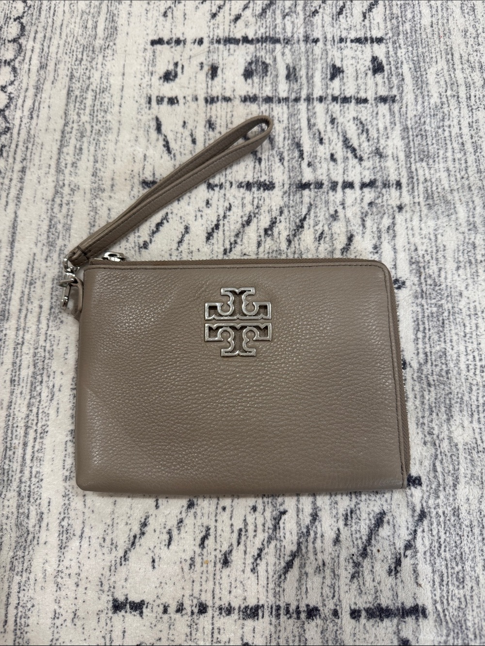 Tory Burch Pebbled Leather Wristlet clutch in Taupe Gray